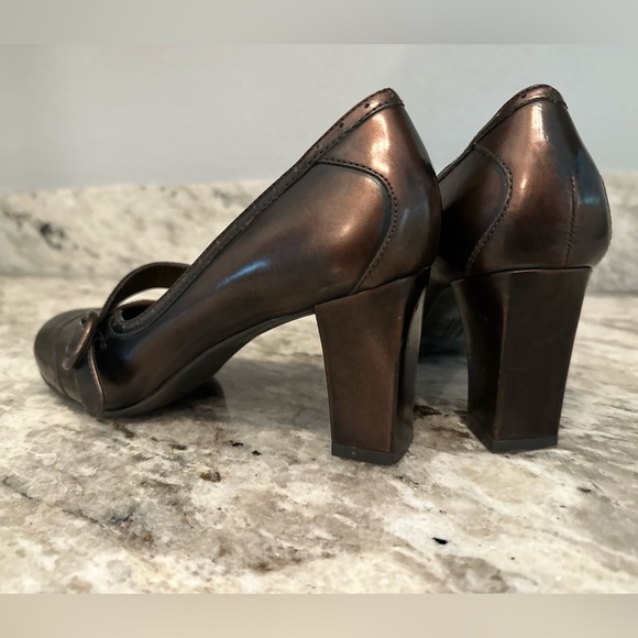 Etienne Aigner metallic Mary Janes size 7.5 - Picture 5 of 7